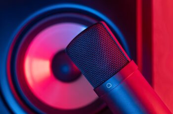 Donations Keeps Me Going Microphone  - MiRUTH_de / Pixabay