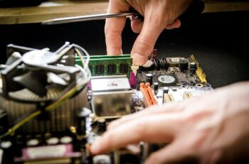 Service Computers Repair  - jarmoluk / Pixabay