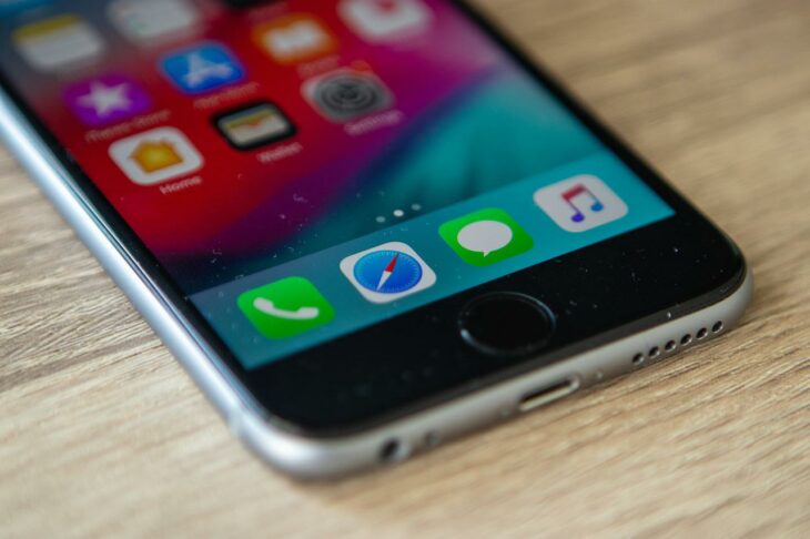 Iphone Icons Home Row Phone  - Squirrel_photos / Pixabay